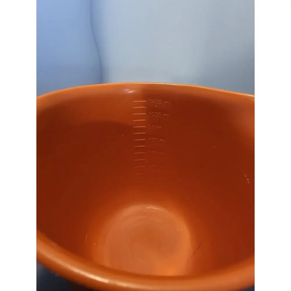 Vintage Orange Rubbermaid #2661 1.5 Quart 6-Cup Grip N Mix Batter Bowl Measuring